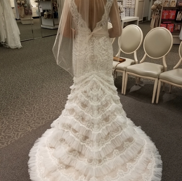 Size 4 Wedding dress, trumpet slip, head piece, veil, ribbon sequence belt. - Picture 2 of 13